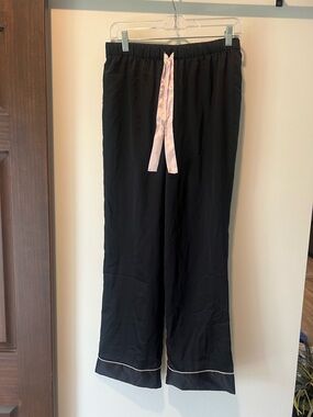 Victoria’s Secret satin pajama pant- size small